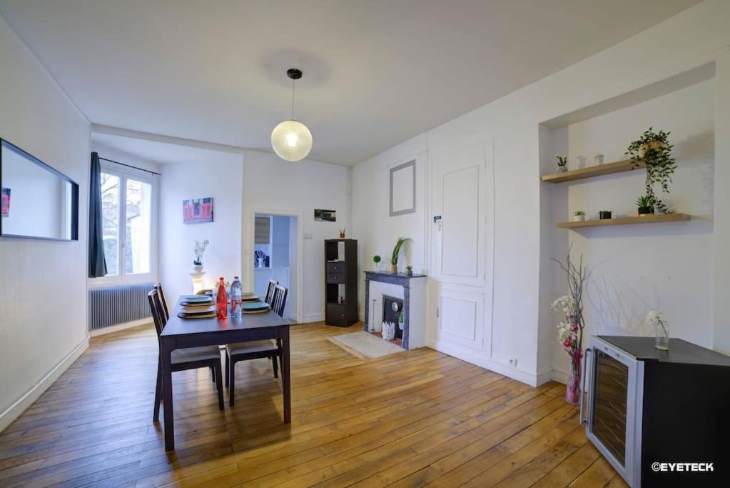 Le Duplex Quartier Cathedrale-marais Apartment
